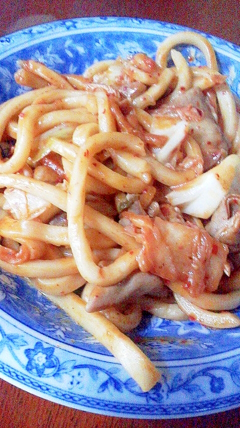 ホルモンキムチ焼うどん