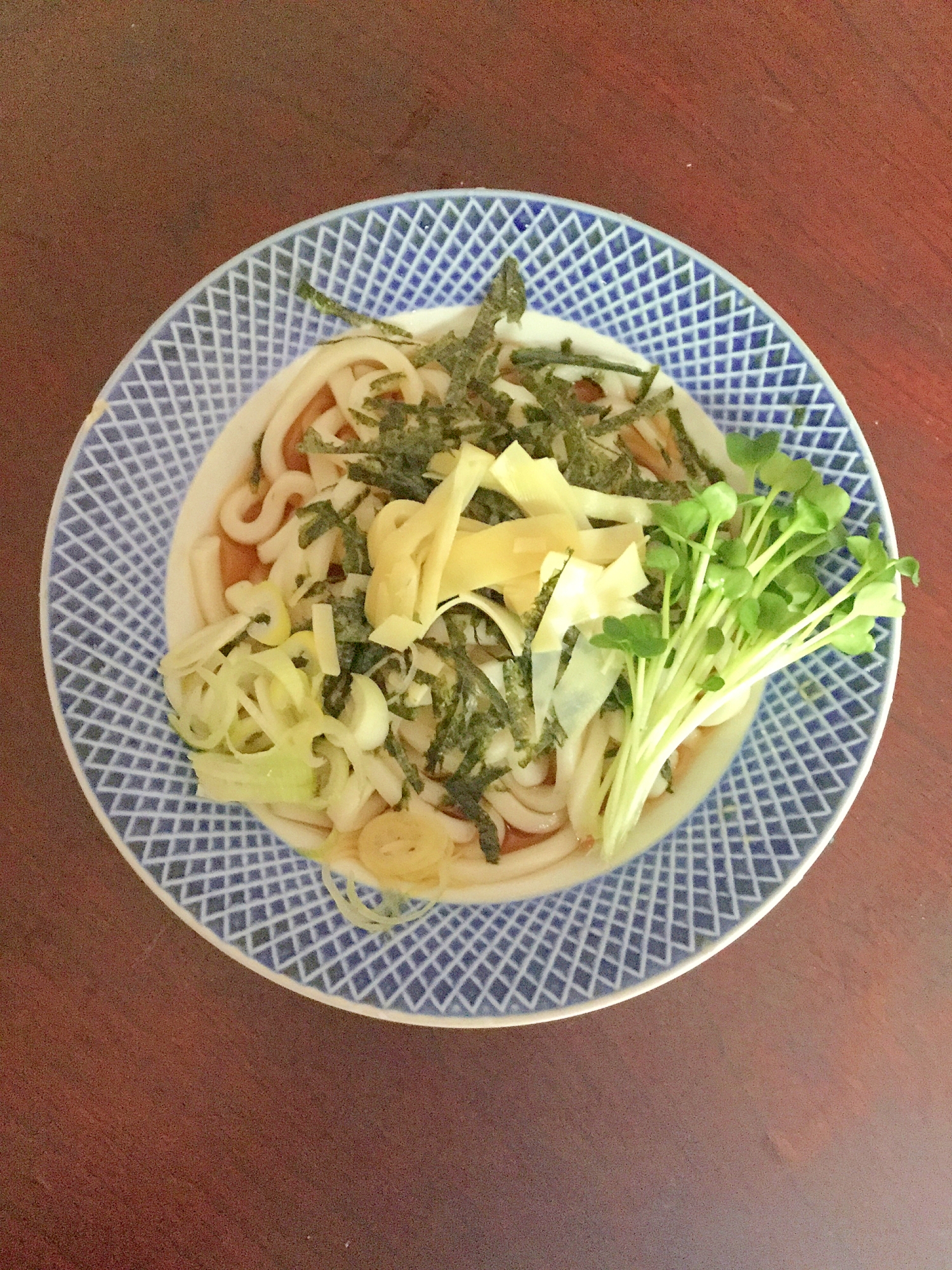 姫皮と貝割れの冷やしうどん