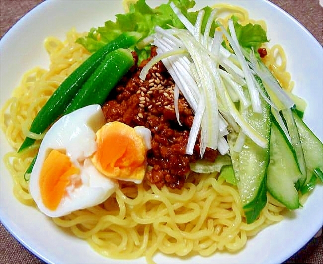 野菜と挽肉たっぷりジャージャー麺