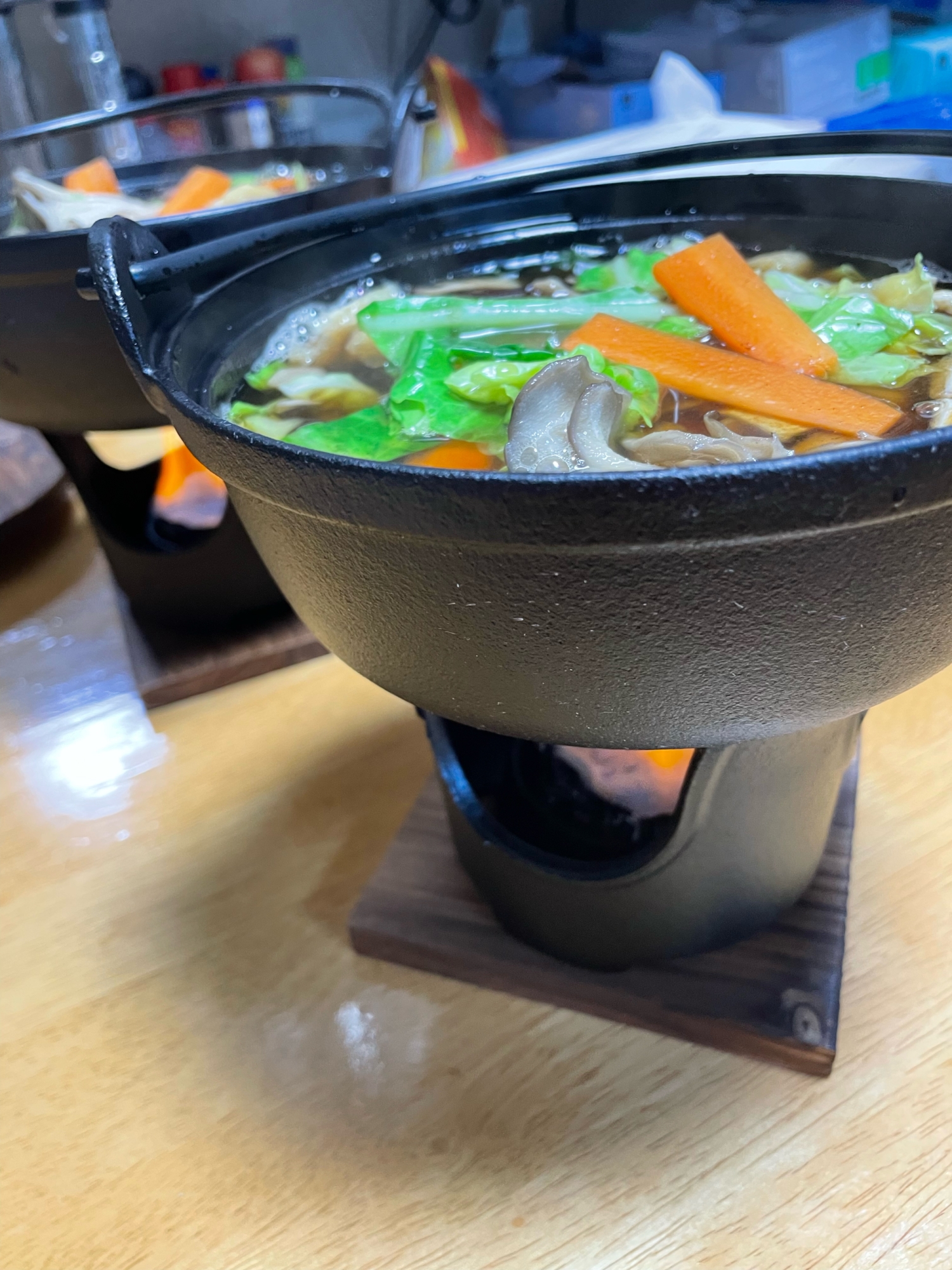 いろり鍋で熱々！吉田のうどんつけ麺