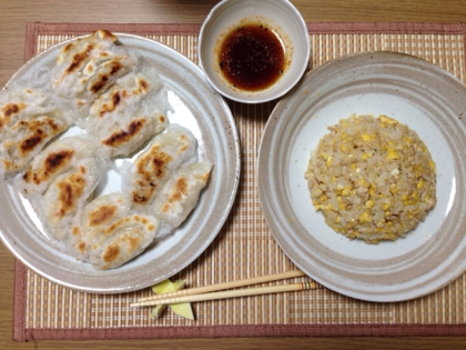 餃子のタネでチャーハンも作れるなんて(*^^*)おかげで餃子定食が完成です♪