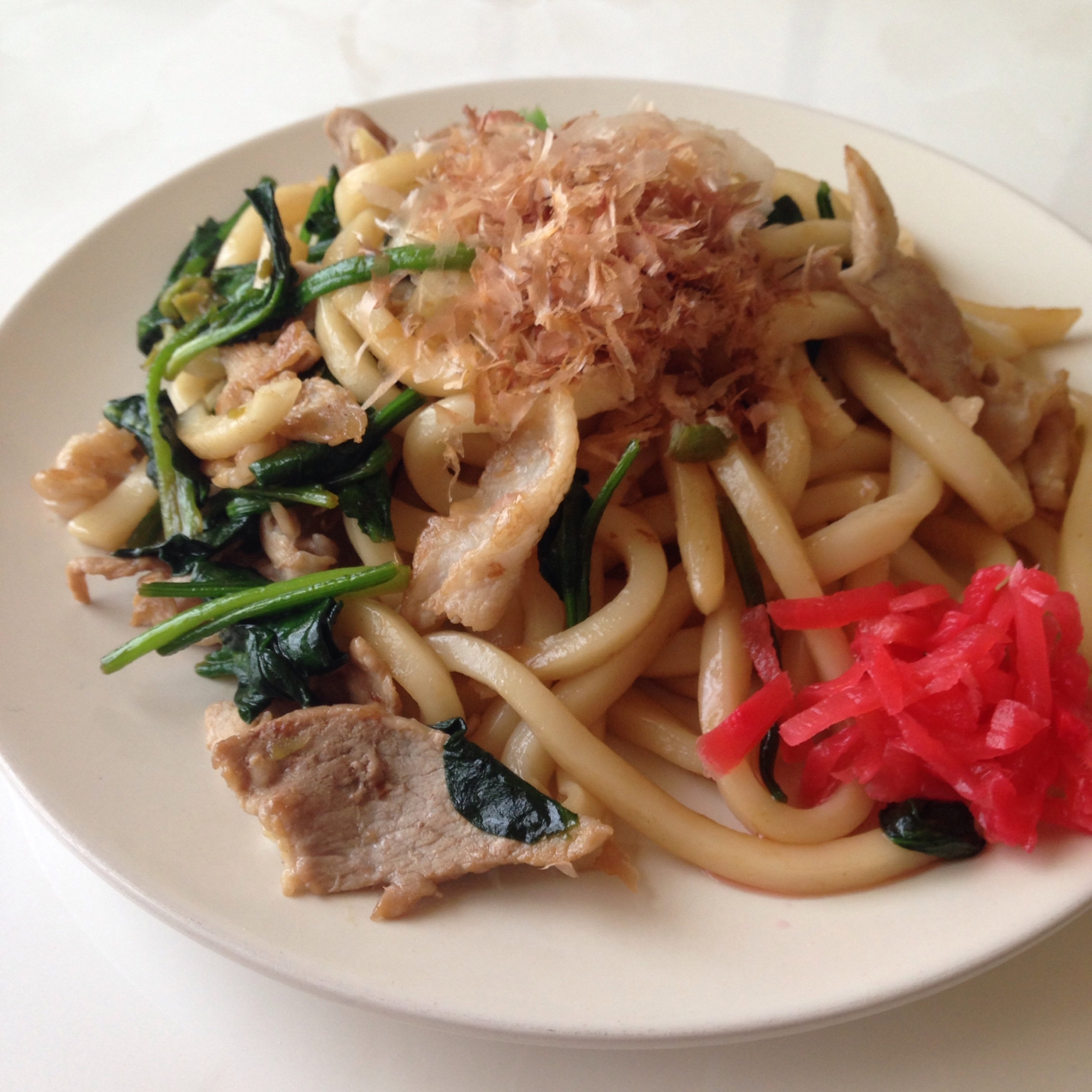 豚こま肉とほうれん草の焼うどん♪