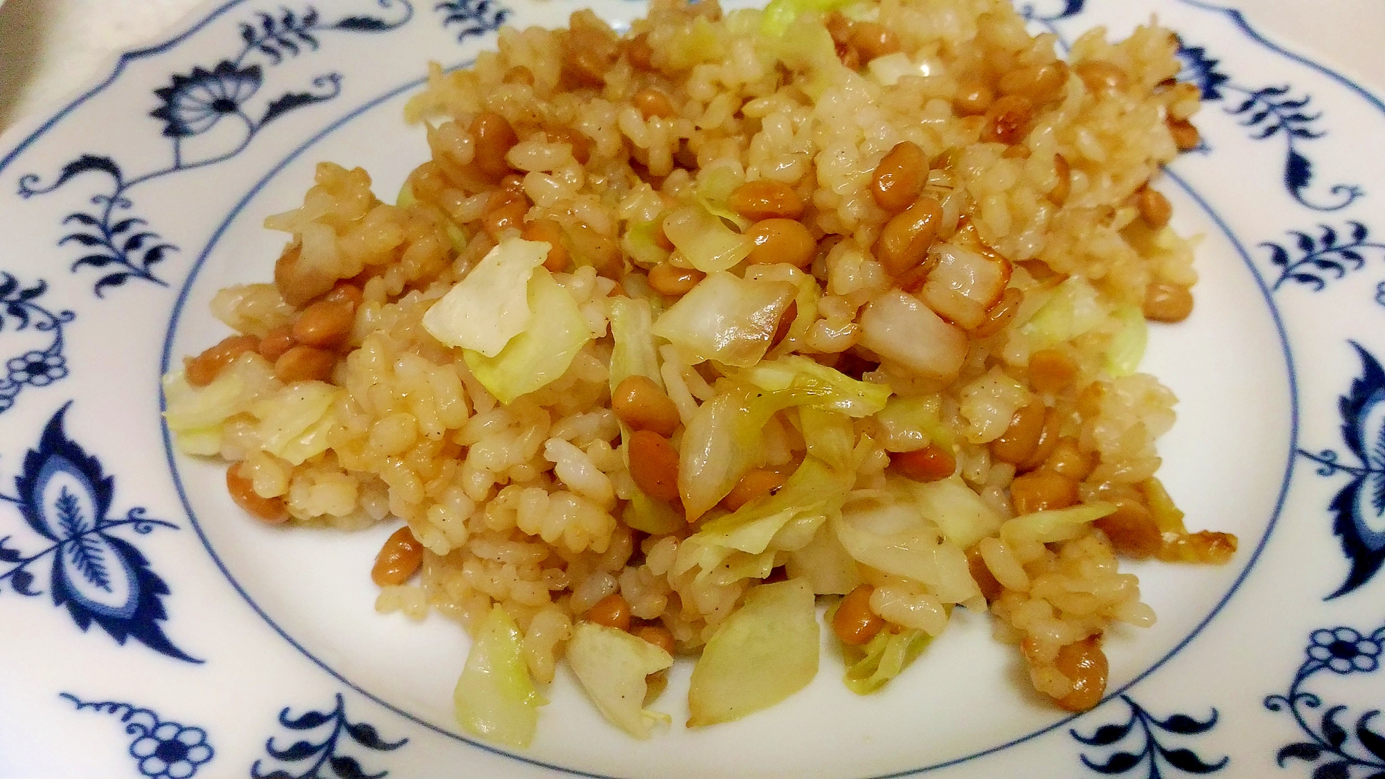 納豆とキャベツのチャーハン