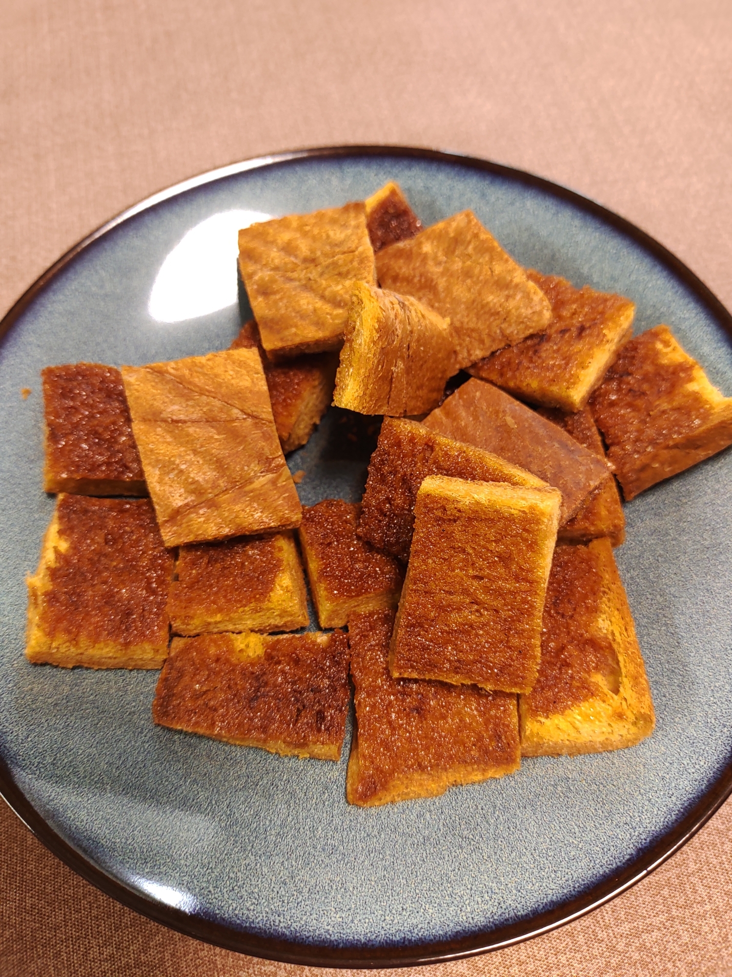 食パンの耳でラスク