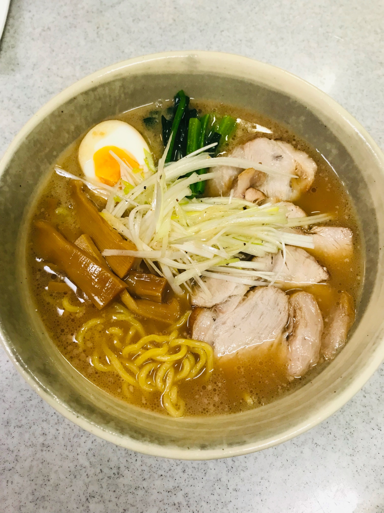 手作りチャーシューのせラーメン