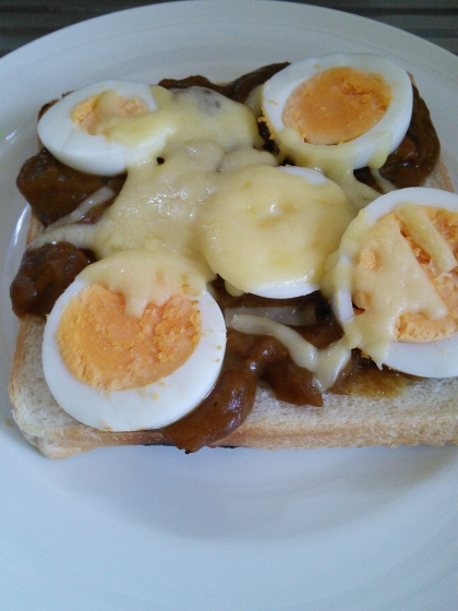 カレーが残ったので作りました(^_^)v

ボリュームあって美味しかったです。