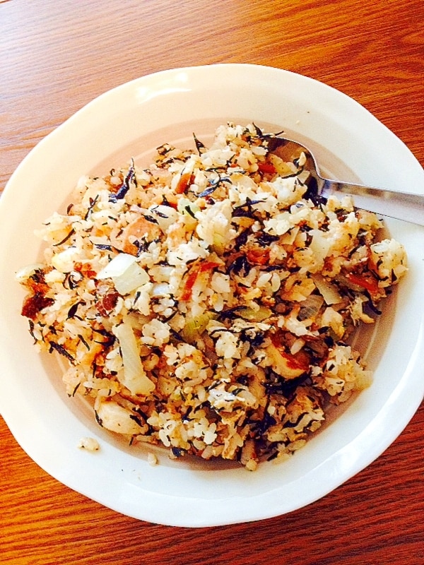 玉ねぎとヒジキの炒飯 レシピ・作り方 by みゅうしろ - 楽天レシピ