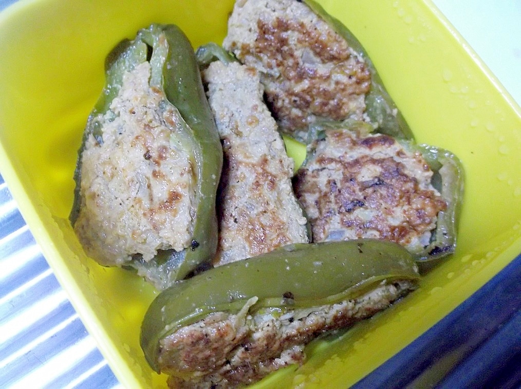鶏ひき肉のピーマン詰めのレシピ