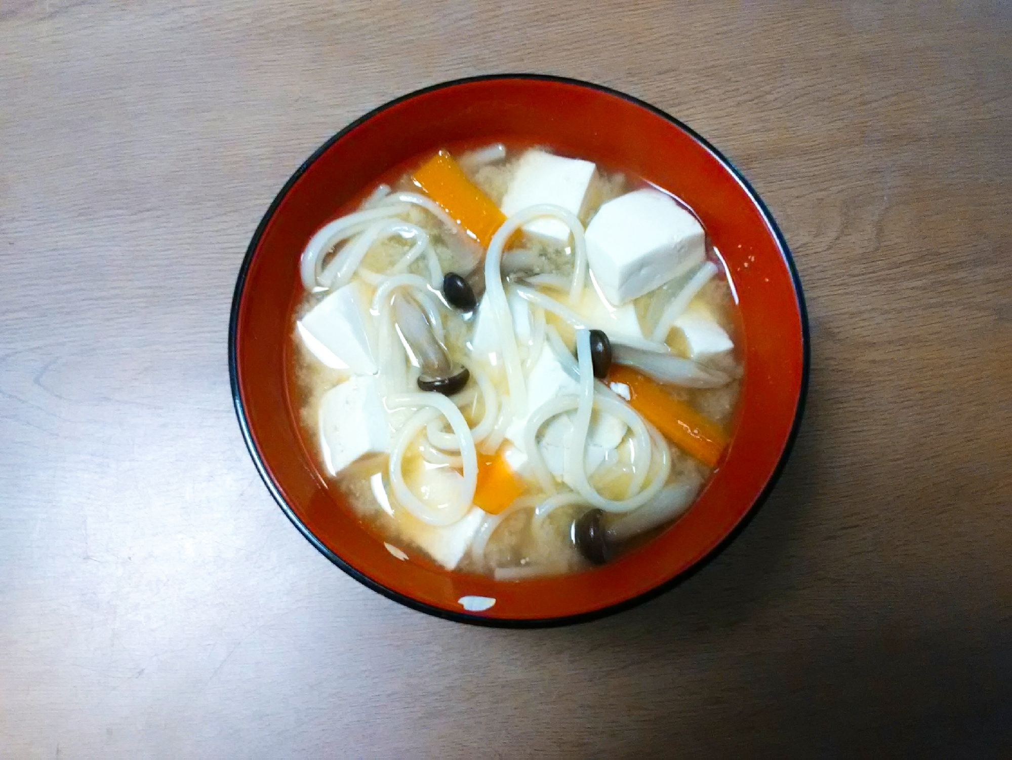 素麺とシメジと豆腐の味噌汁