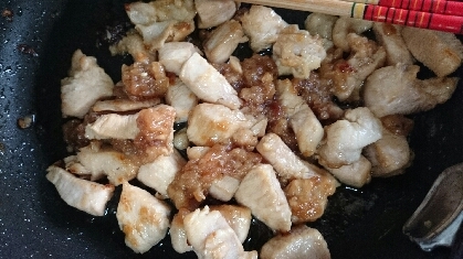 マヨネーズと片栗粉を混ぜてから作ってみたのですが、大きなだまになってしまいました(>_<)お味はとっても美味しいので、またチャレンジします！