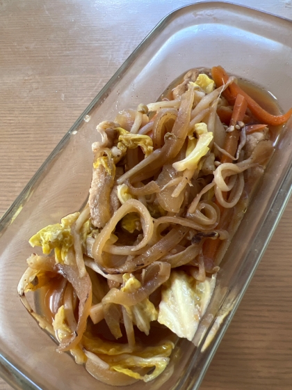 豚肉とキャベツ人参炒め