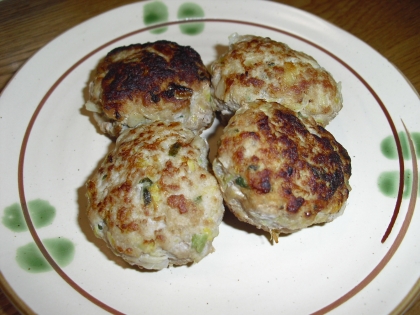 「餃子のタネのおやき風」残った餃子のタネをリメイク