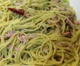 バジルが香るペペロンチーノ レシピ 作り方 By まっきー0423 楽天レシピ