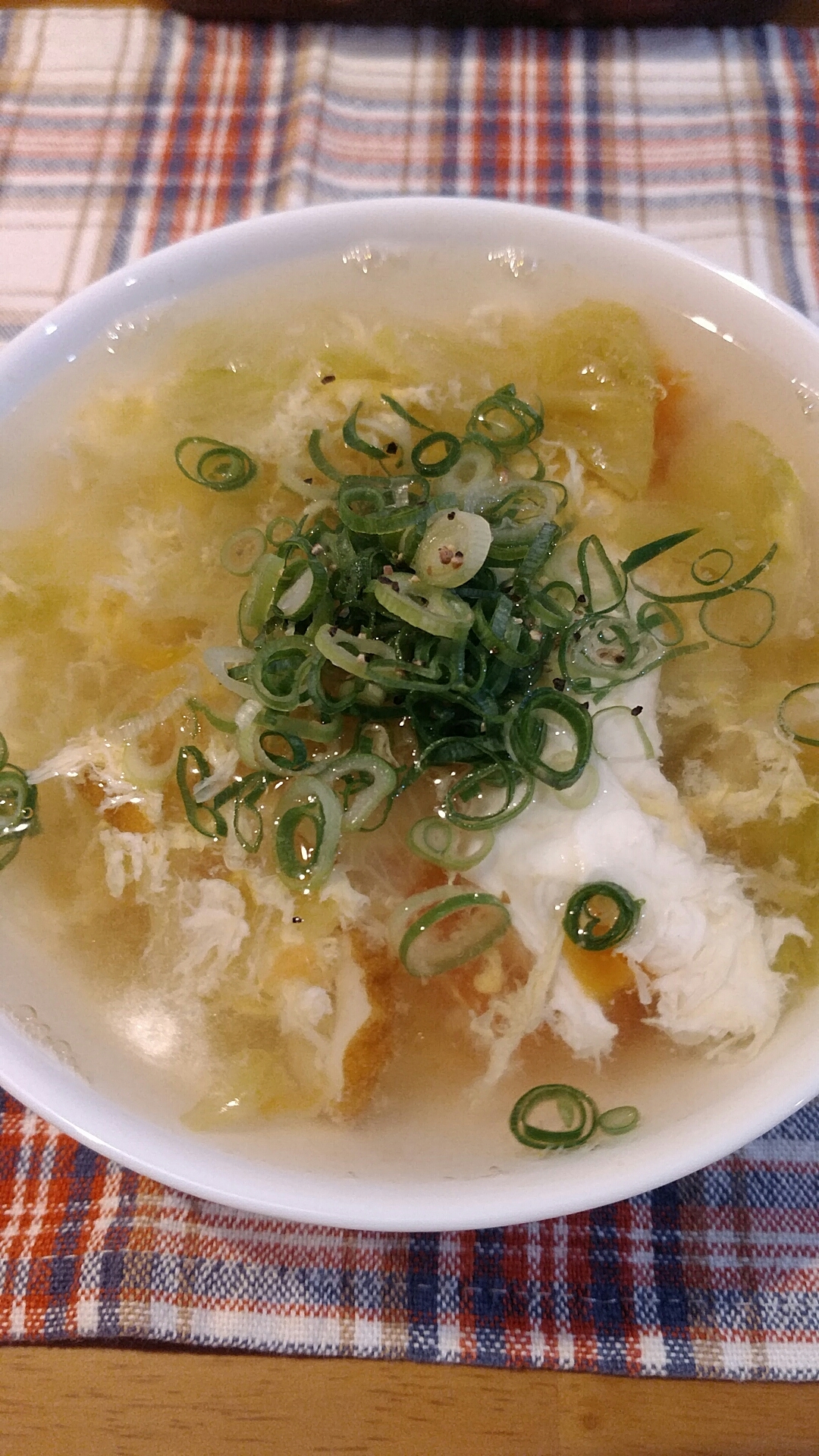 卵とレタスの中華スープ