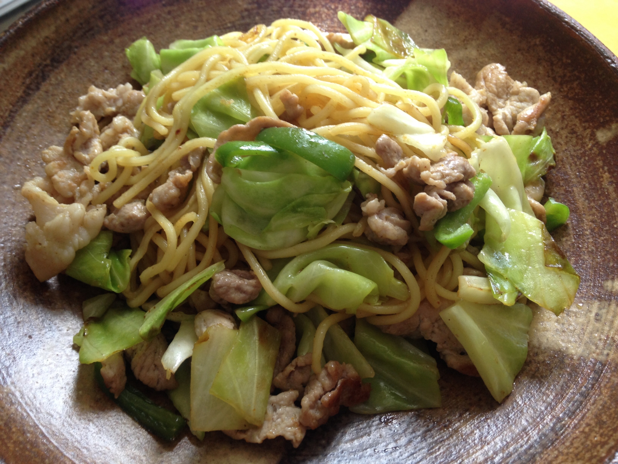 ココナッツオイルで南国風焼きそば