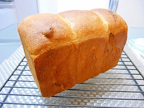 レーズン食パン