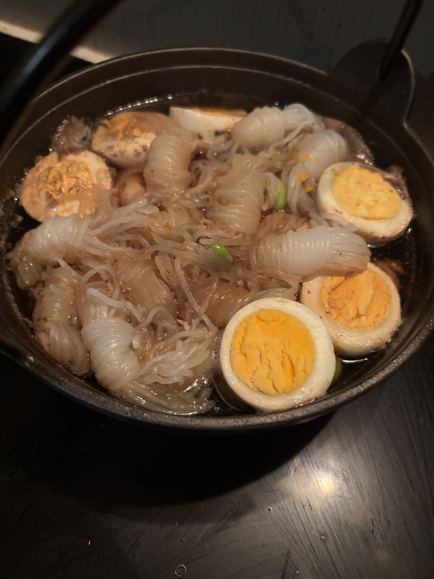 鶏とゆで卵、こんにゃくの煮物