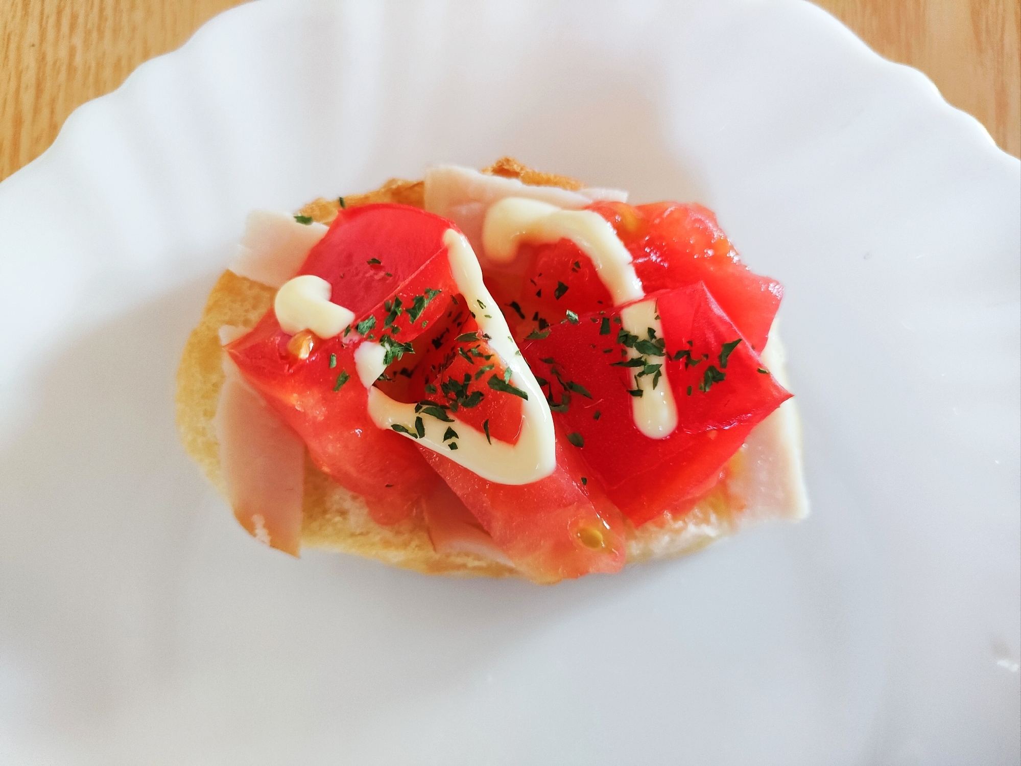 トマトとハムのマヨトースト