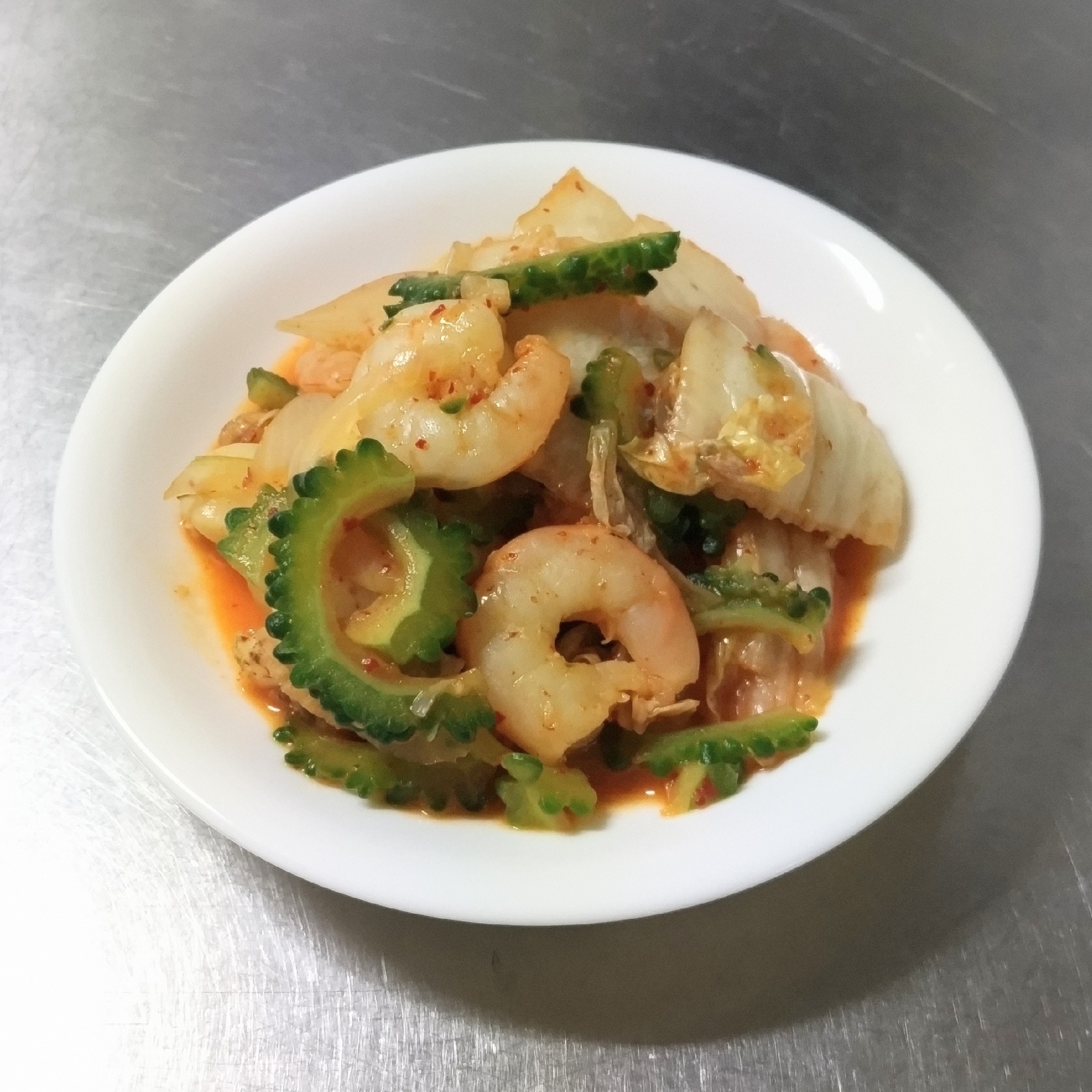 ゴーヤとシーフードのキムチ炒め