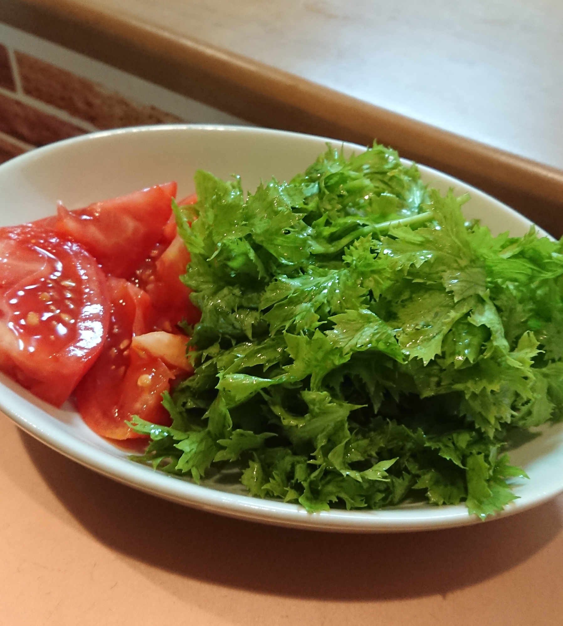 わさび菜とトマトのサラダ♡