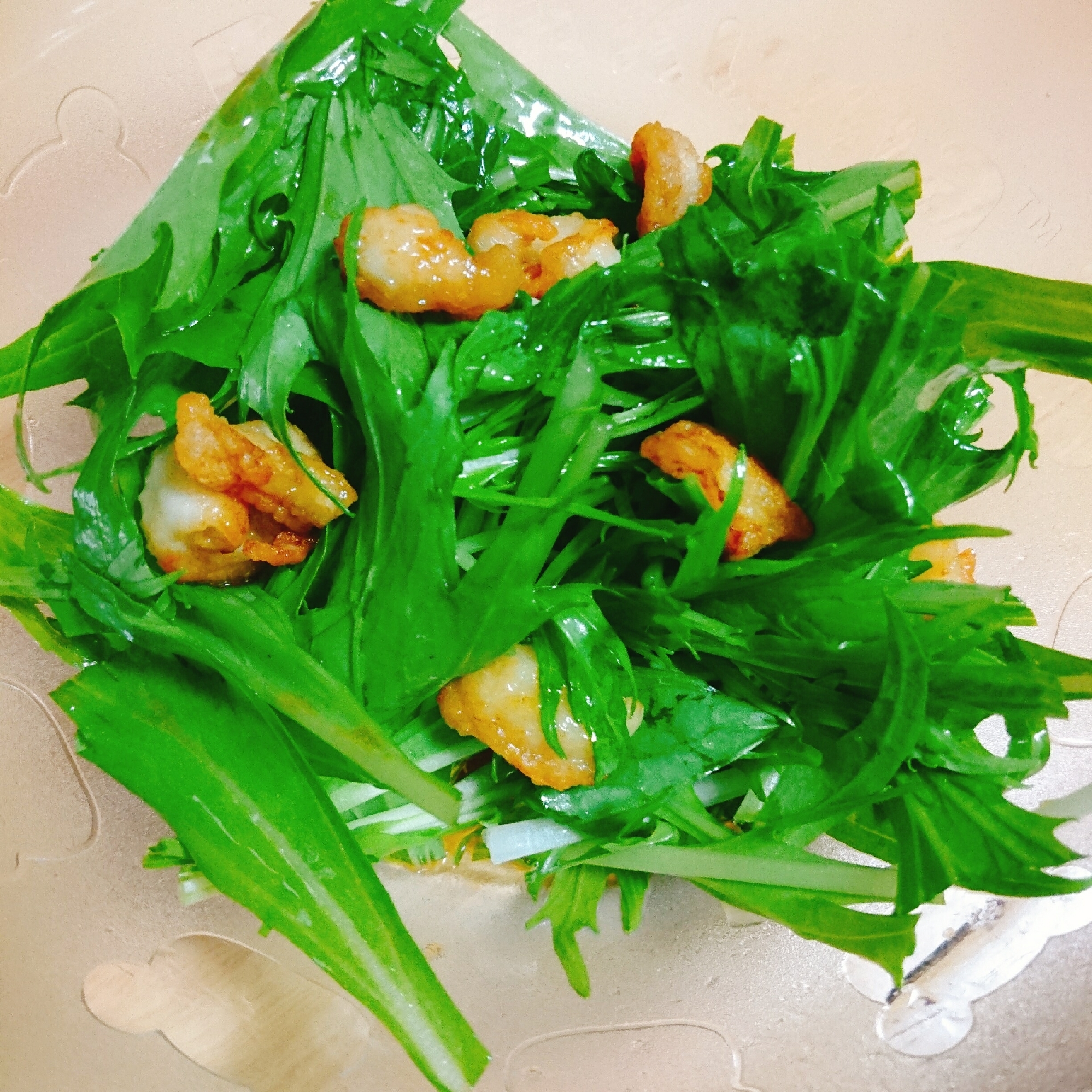 鶏皮で☆絶品水菜サラダ