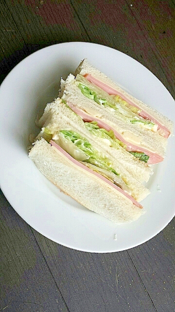 懐かしい基本の味! ☆定番ハムサンド
