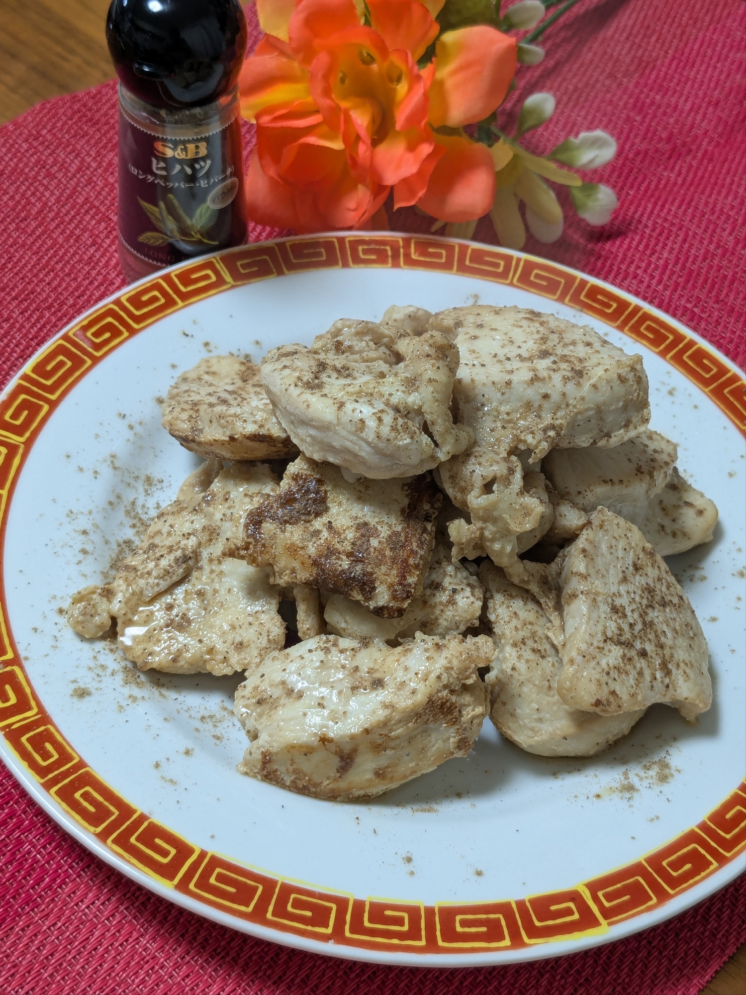 〜鶏むね肉とヒハツの塩麹炒め〜