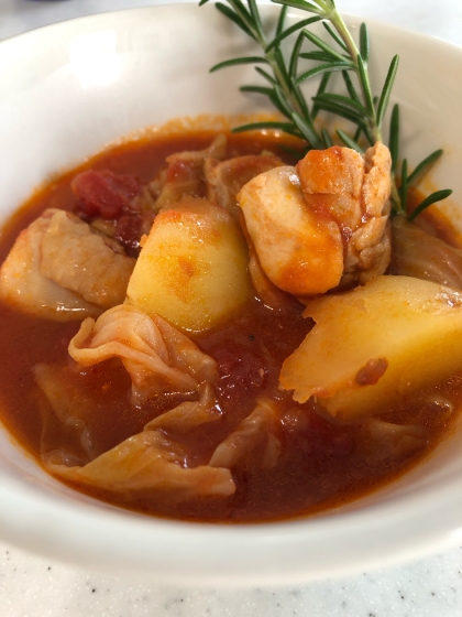 トマト缶で☆鶏肉とじゃがいものトマト煮込み