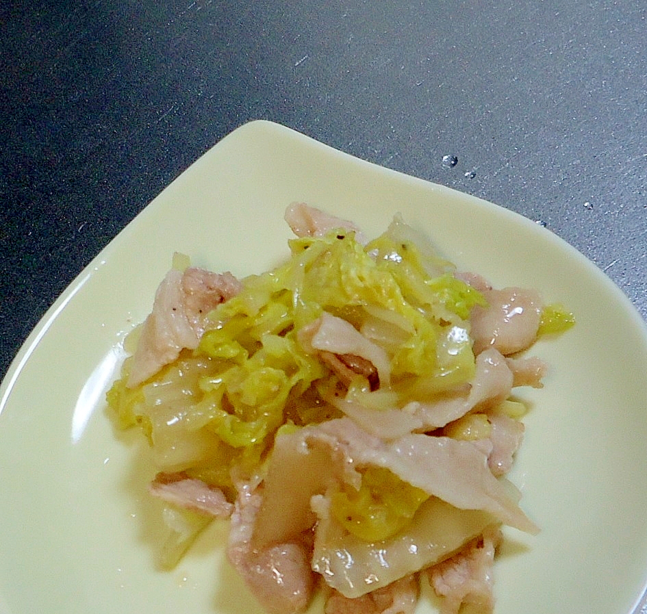 白菜と豚バラのしょうゆ炒め