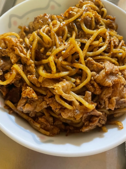 もやし、ねぎ、豚キムチソース焼きうどん