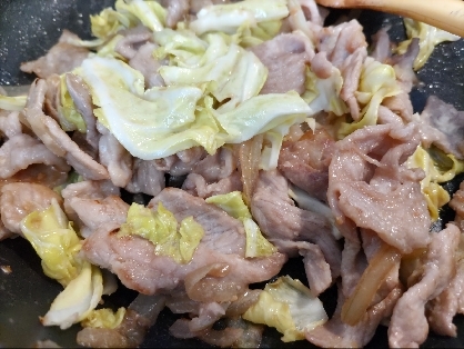 豚バラとキャベツと玉ねぎの味噌マヨ炒め