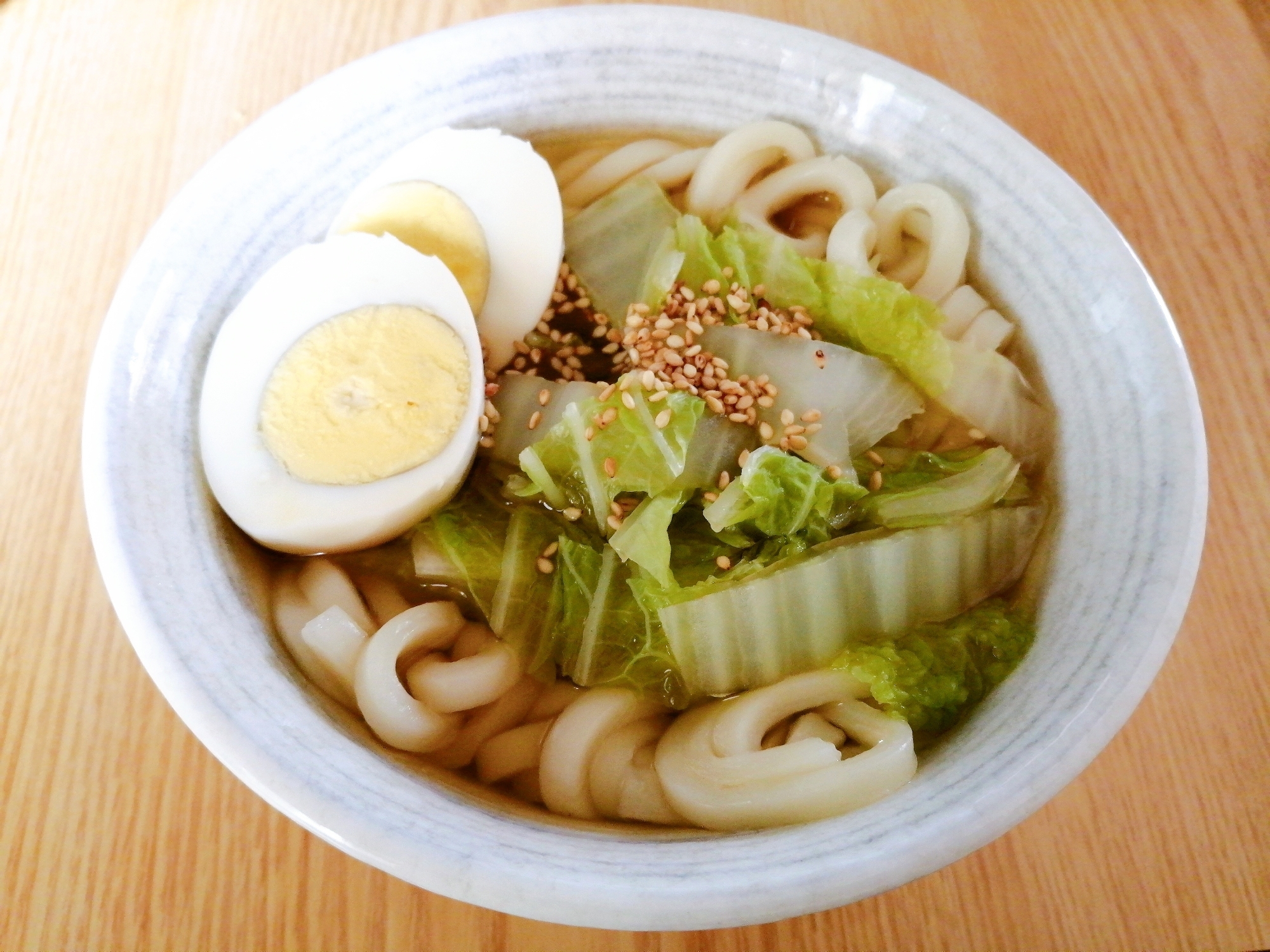 白菜と茹で卵のうどん