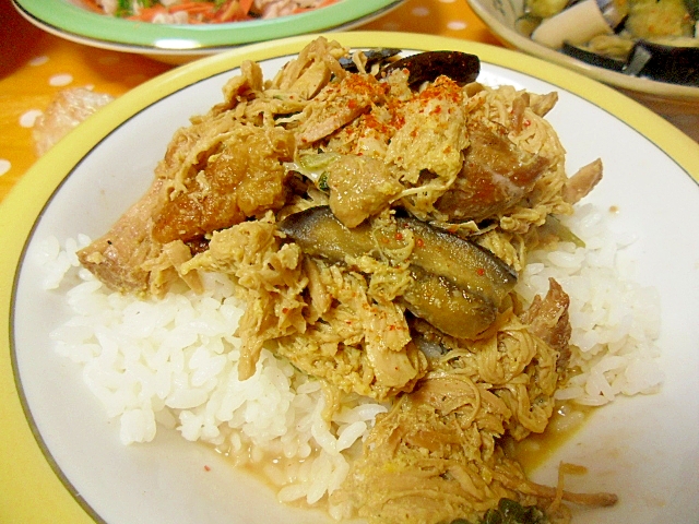 ほぐし煮鶏の卵とじ丼