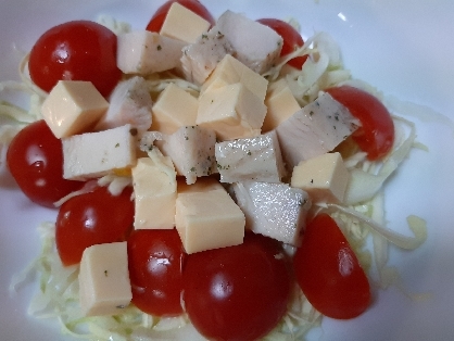 栄養たっぷり❤️チーズとチキンの生野菜サラダ