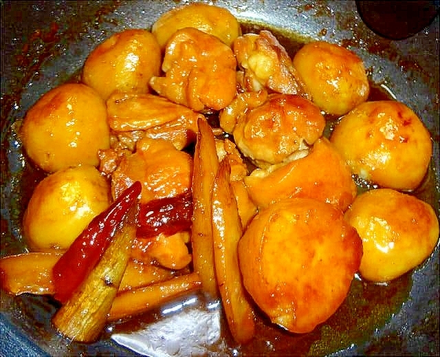 新じゃがと鶏肉とゴボウの甘辛煮
