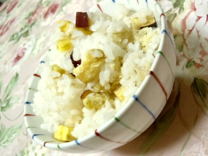 (♥ó㉨ò)ﾉこんにちは～❤
haruruさんご飯レシピとコラボ～＾＾
急速炊きで少し時間を短くして作ったよ❤スプーンでほじほじ食べるのも楽しいね❤感謝❤＾＾❤