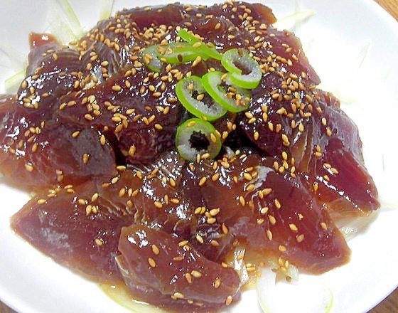 ゴマ油+ポン酢で簡単カツオの漬けサラダ