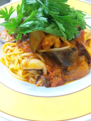 ナスとタコのトマトソースパスタ