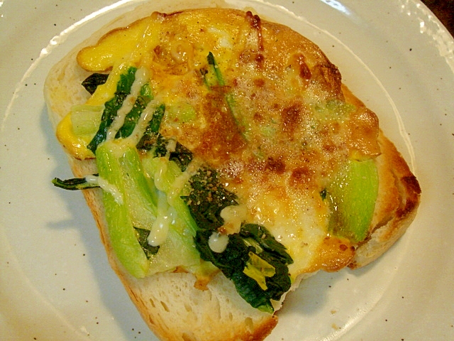 青梗菜と卵のトースト