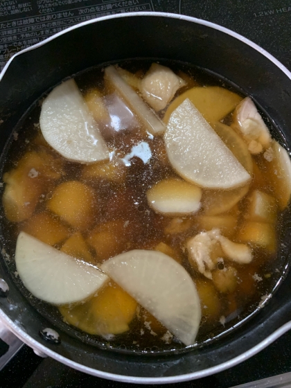 里芋・鶏肉・大根の煮物