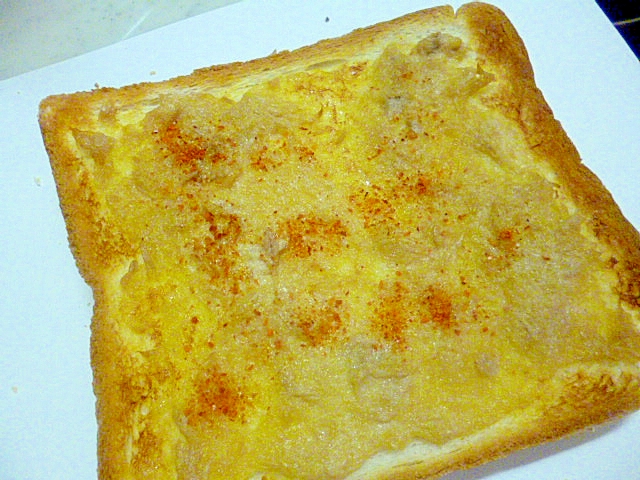 簡単♪朝ごパン♪ツナとマヨネーズの一味かけトースト