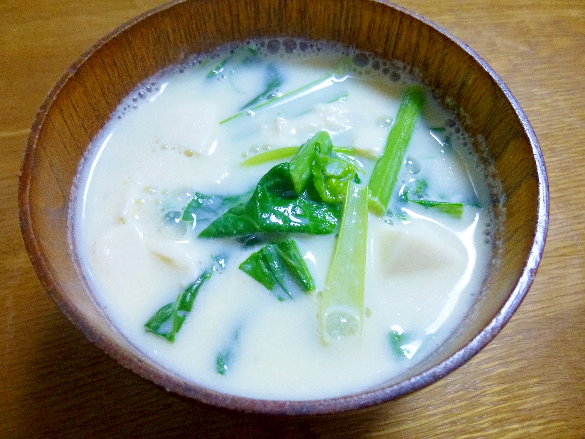 豆乳で豆腐と小松菜のスープ