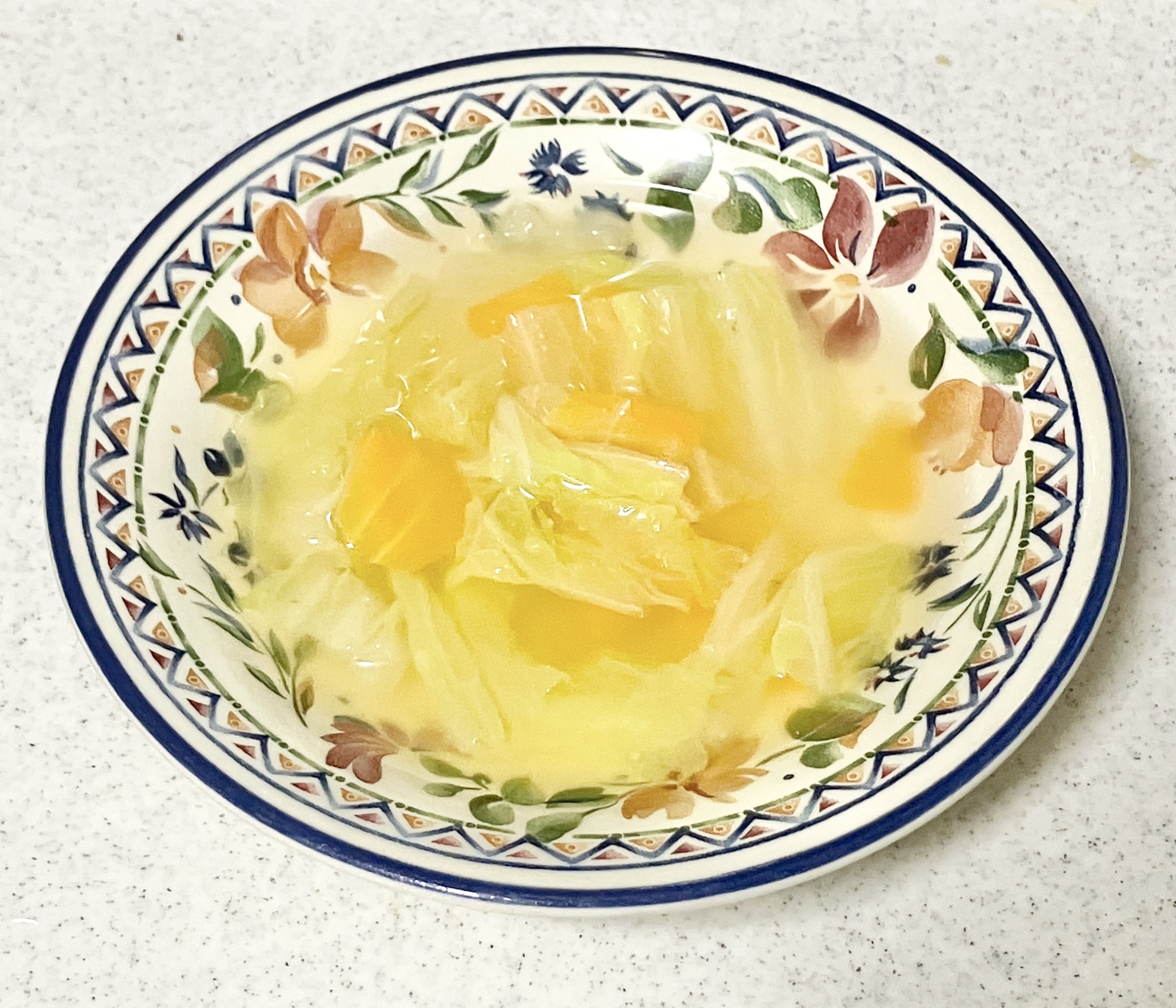 簡単⭐︎白菜と人参のコンソメスープ