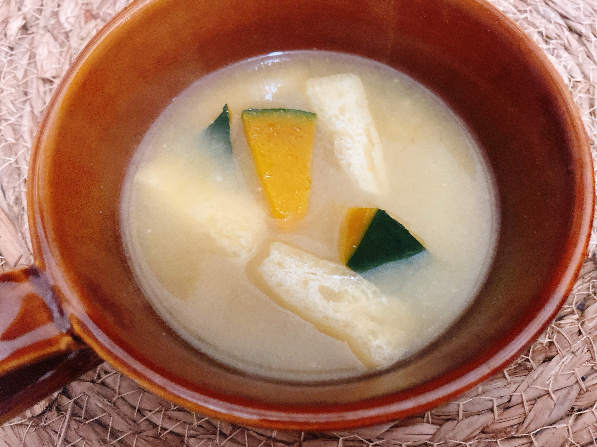 かぼちゃと油揚げの味噌汁