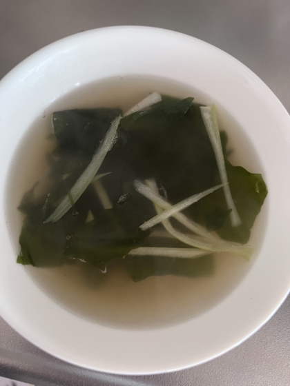 ダシダで簡単 ワカメとネギのスープ♪