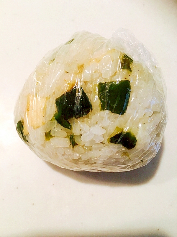 幼児食 ピーマンと赤ちゃん煎餅入りのおにぎり レシピ 作り方 By みゅうしろ 楽天レシピ 幼児食 ピーマンと赤ちゃん煎餅入りのおにぎり レシピ 作り方 By みゅうしろ 楽天レシピ