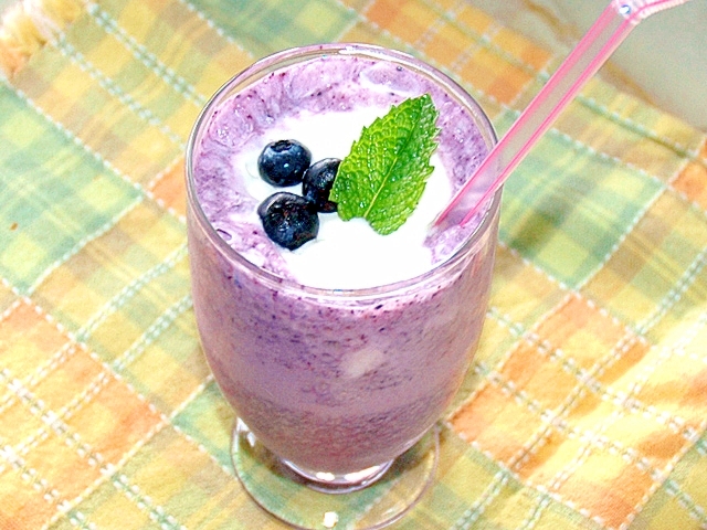 氷も砕けるミキサーで ブルーベリーフラペチーノ風 レシピ 作り方 By Torezu 楽天レシピ 氷も砕けるミキサーで ブルーベリーフラペチーノ風 レシピ 作り方 By Torezu 楽天レシピ