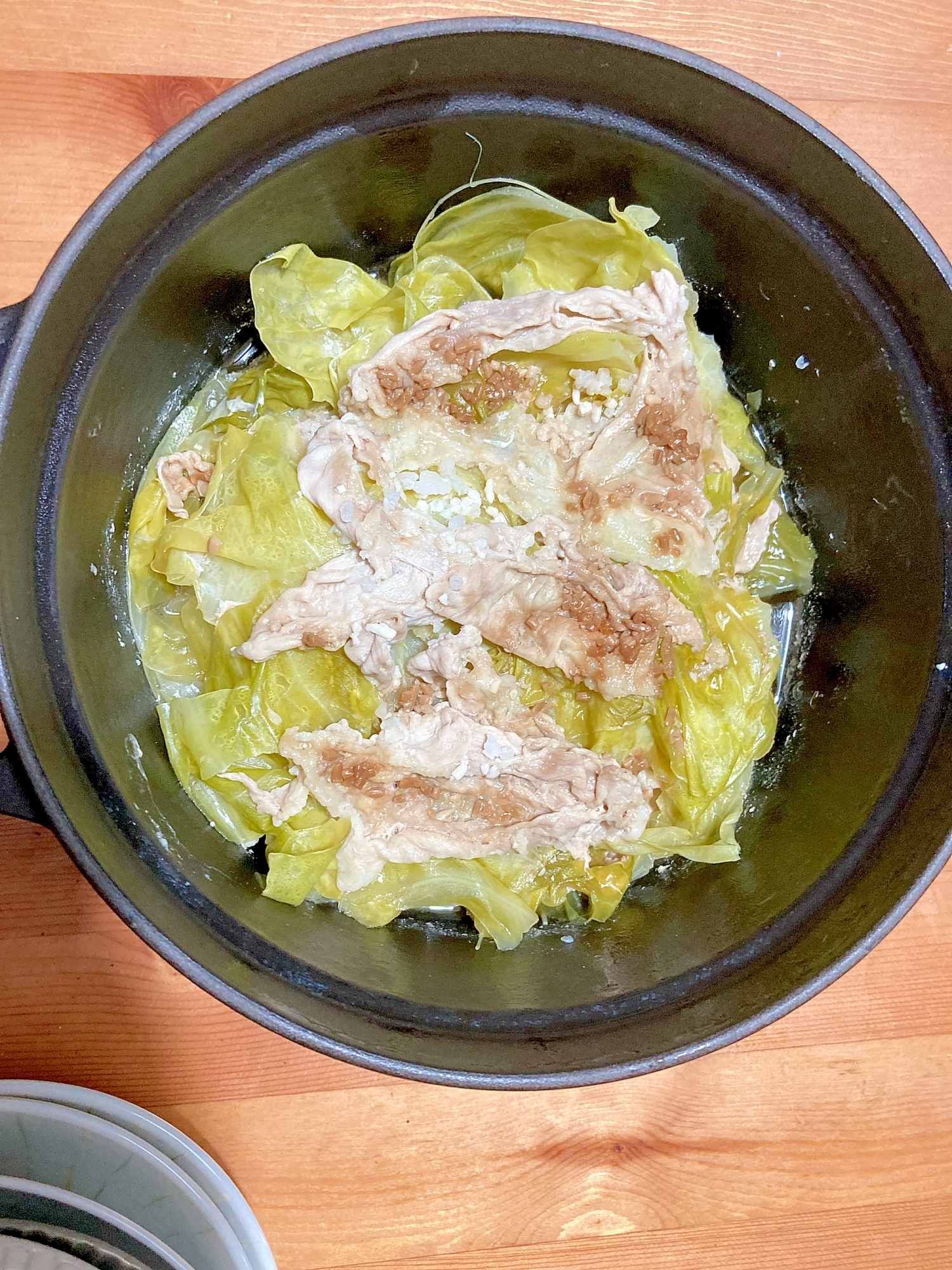 きゃべつと豚肉の塩麹重ね煮