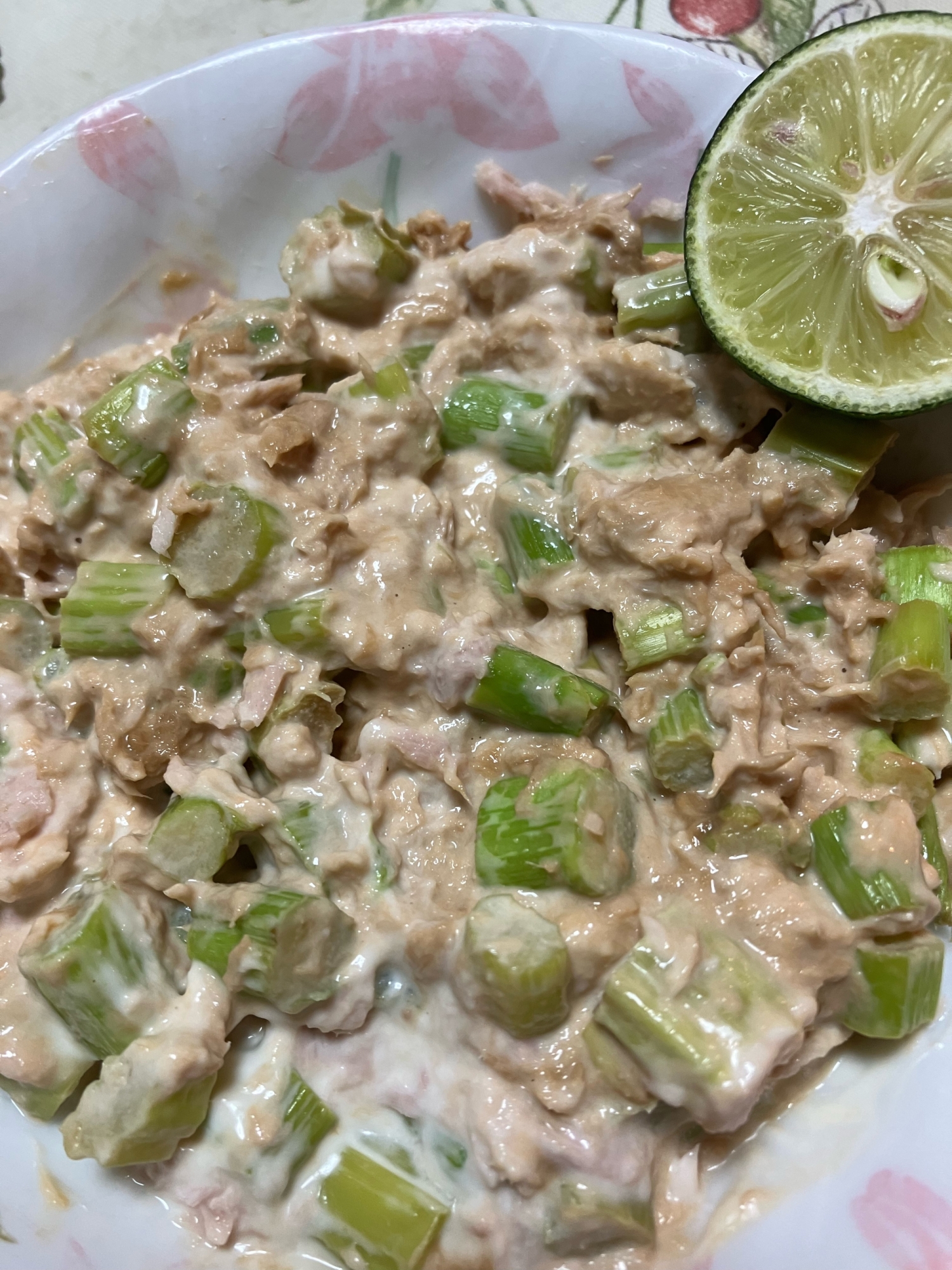 アスパラとツナのしょうゆマヨディップすだち添え!