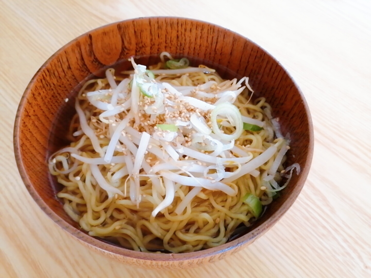 もやしとねぎの醤油ラーメン